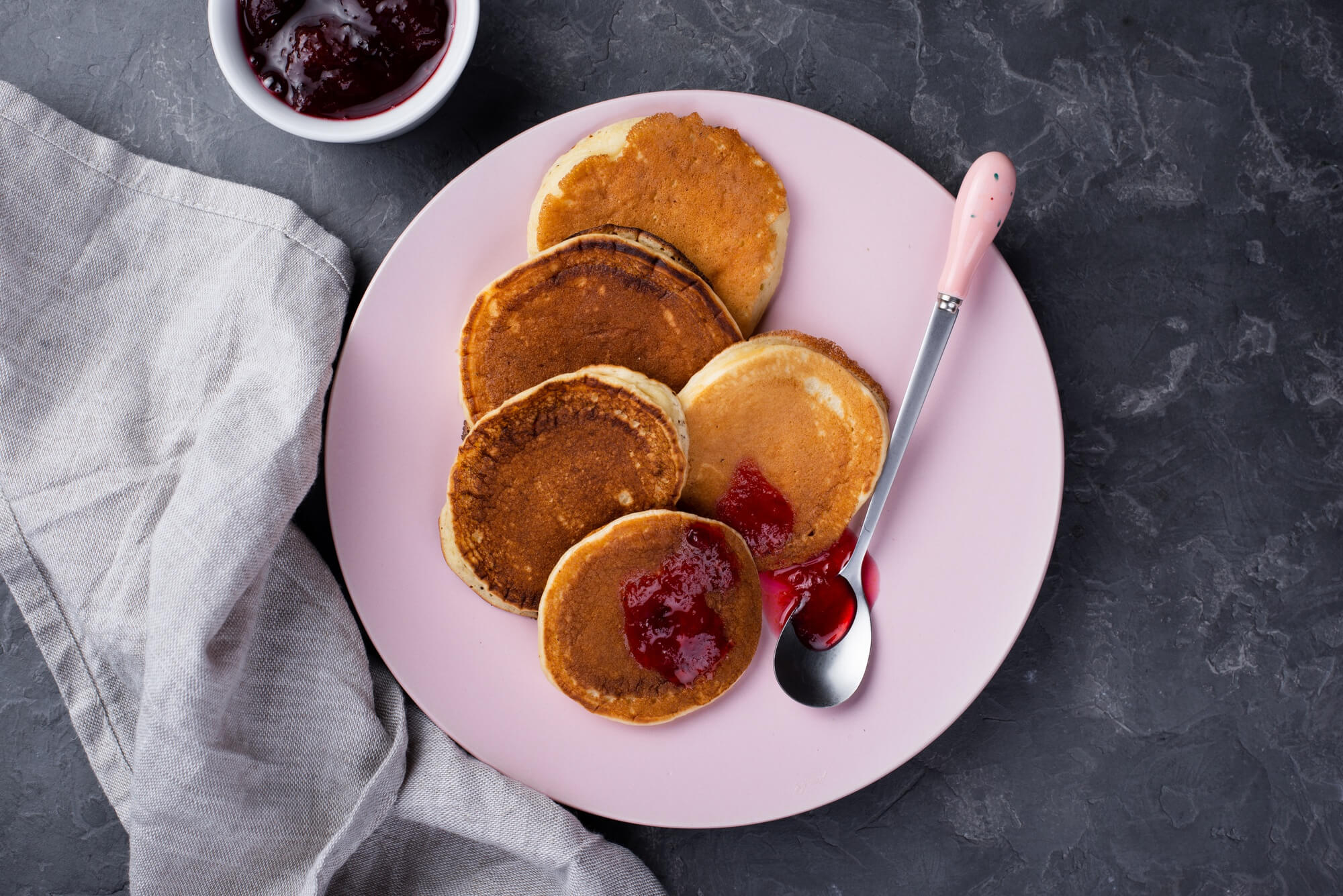 Panquecas na airfryer douradas e fofinhas.